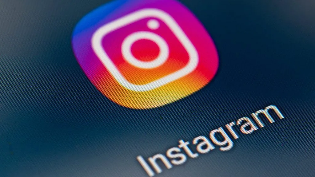 Bikin album Instagram, koleksi postingan favorit, cara menyimpan foto, unggahan Instagram rapi, fitur Instagram terbaru, tutorial Instagram di HP, mengatur feed Instagram, simpan video di Instagram, cara membuat album, album koleksi Instagram.