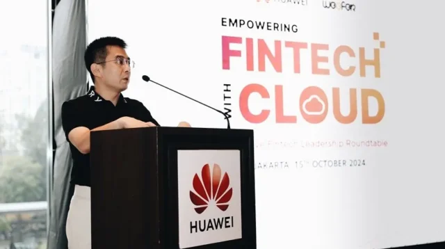 Huawei Cloud, industri fintech, solusi cloud, kolaborasi fintech, teknologi inovatif, pengalaman pelanggan, layanan keuangan, data besar, kecerdasan buatan, Paylater, dompet digital, inklusi keuangan, transformasi digital, pusat data, manajemen data, solusi keamanan.