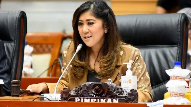 Prabowo Subianto, Meutya Hafid, era digital, Kabinet Merah Putih, Gibran Rakabuming, perubahan jabatan, Menteri Digital, Menteri Koperasi, Angga Raka, Nezar Patria, Istana Negara, Partai Golkar, transformasi digital, Prabowo-Gibran, pengumuman kabinet, posisi menteri, sinkronisasi kabinet, era baru, komunikasi digital, digitalisasi Indonesia.