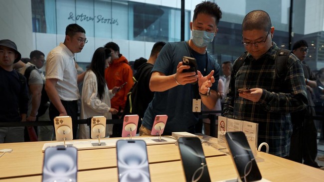 fitur AI, iPhone 16, iPhone flagship, peluncuran iPhone, penjualan turun, pre-order lambat